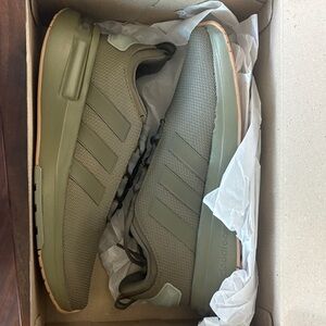 NWT Adidas Men's olive Racer TR23 Sneakers